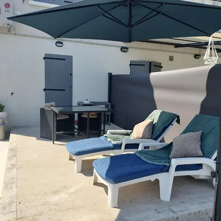 La Trimouillaise Bed & Breakfast *